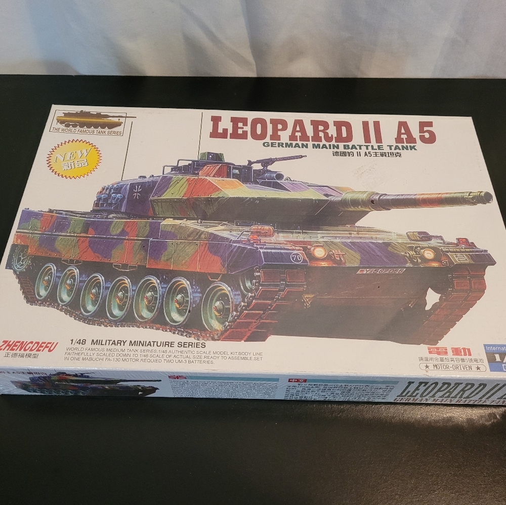 1/48th Scale Motor Driven Leopard II A5 German Main Battle Tank Model Kit